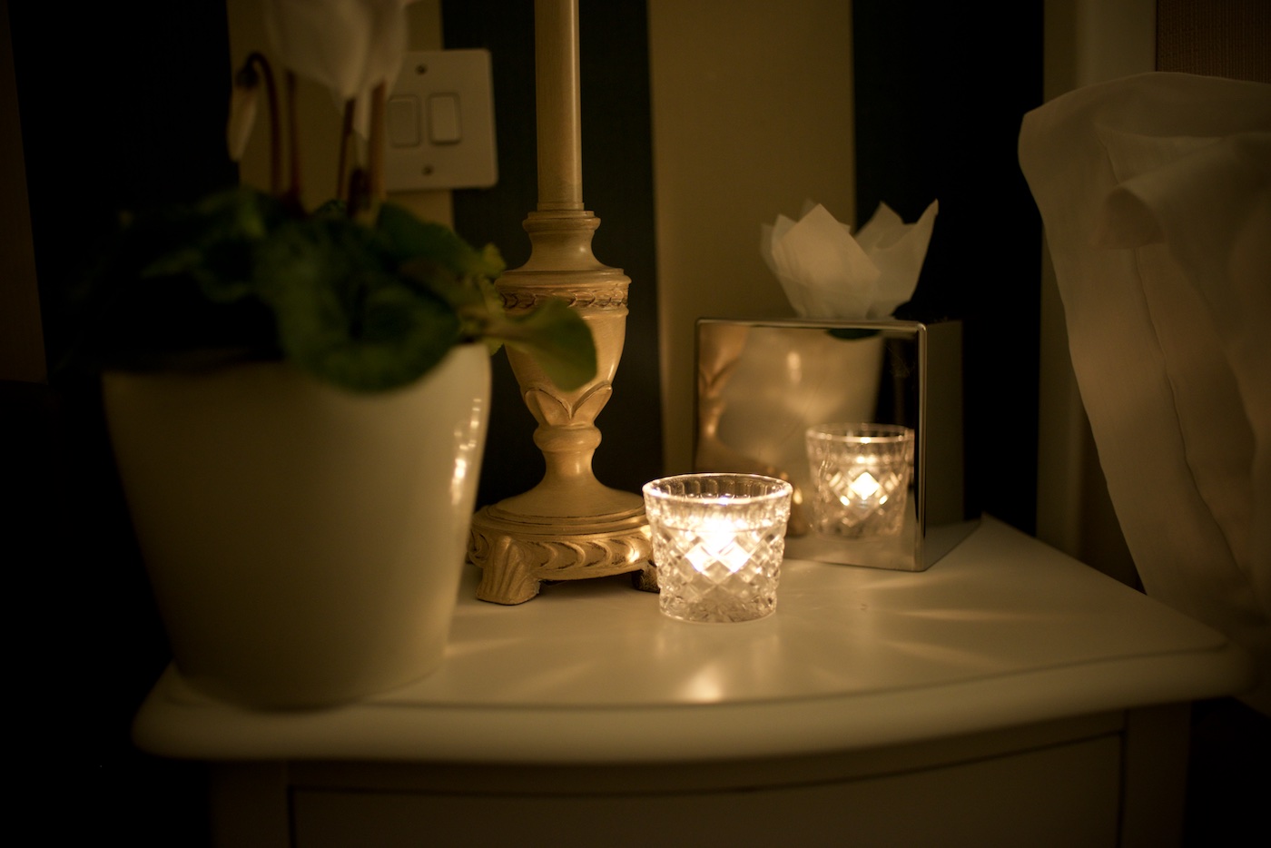 TWH Romsey Bedroom Night Candle